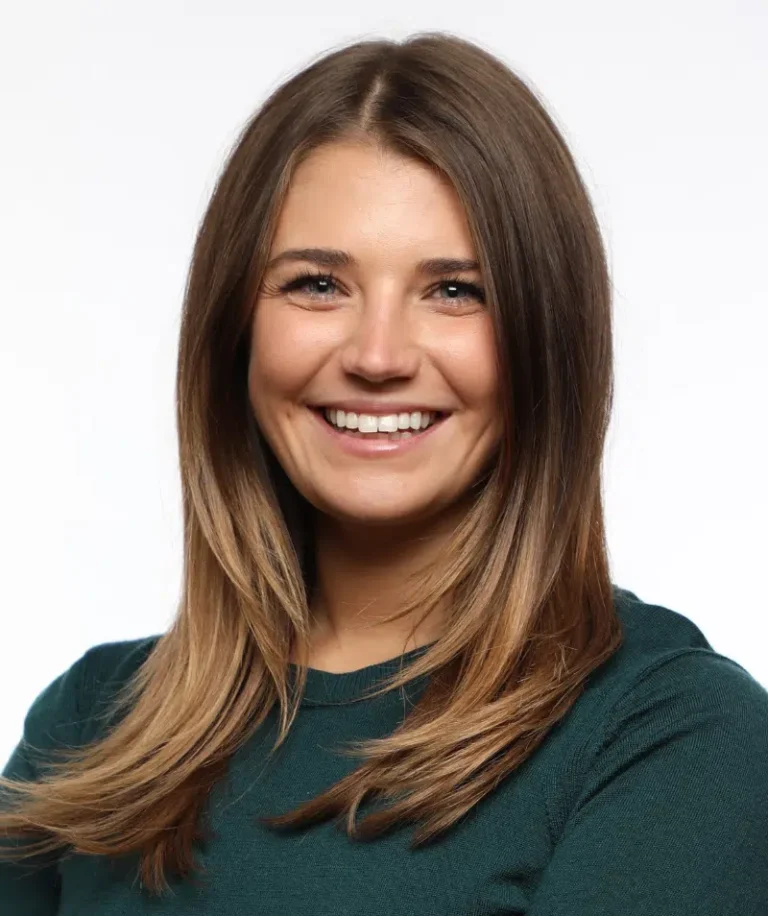 Cassandra Perrino 768x916