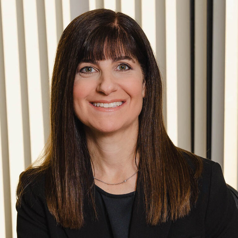 Lisa Ben Isvy 768x768