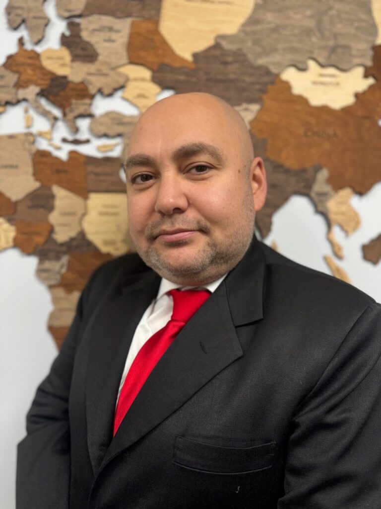 Maksim Fuchs 768x1024