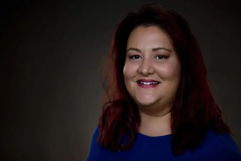 Jessica Grady headshot wide 1024x682.jpg 768x512