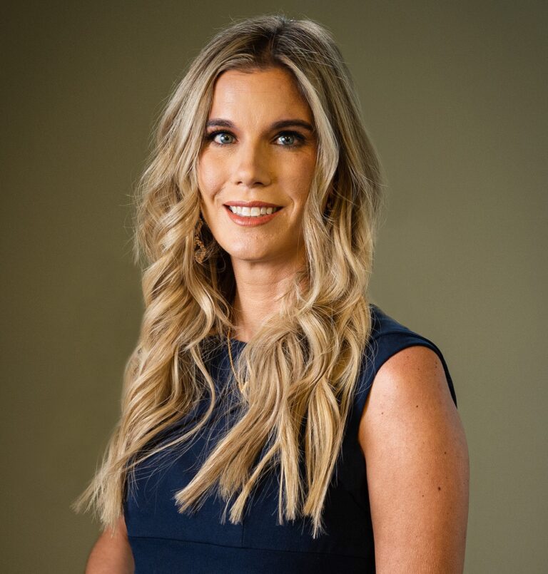 Amanda Headshot 768x805