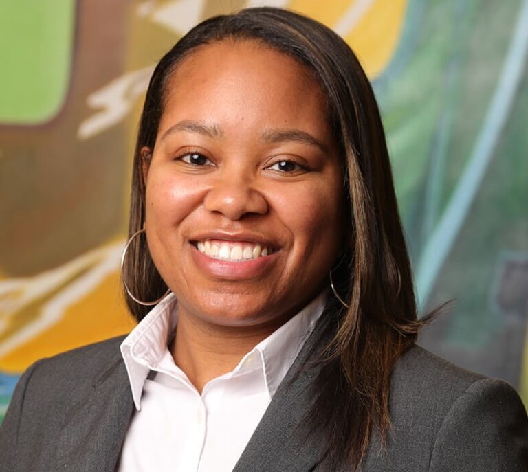 Anisha Queen 768x687