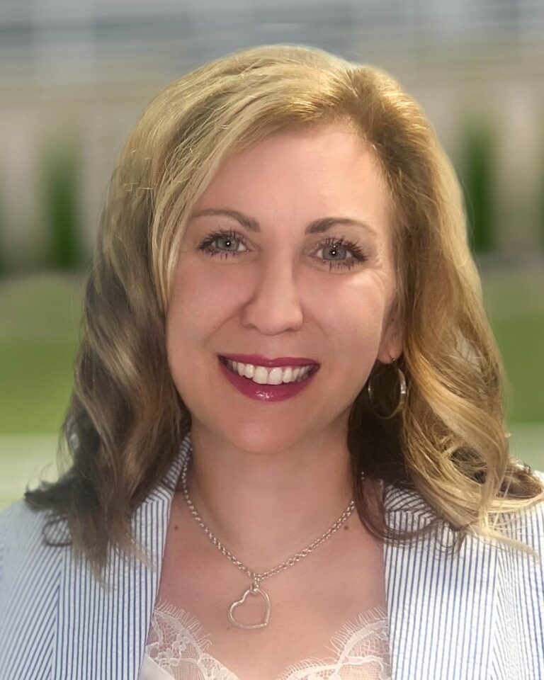 Stephanie Arndt 768x960