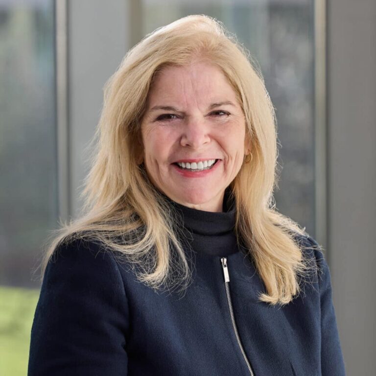 Elizabeth Dalton 768x768