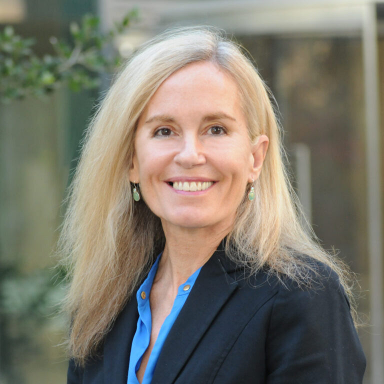 Elizabeth Scott 768x768