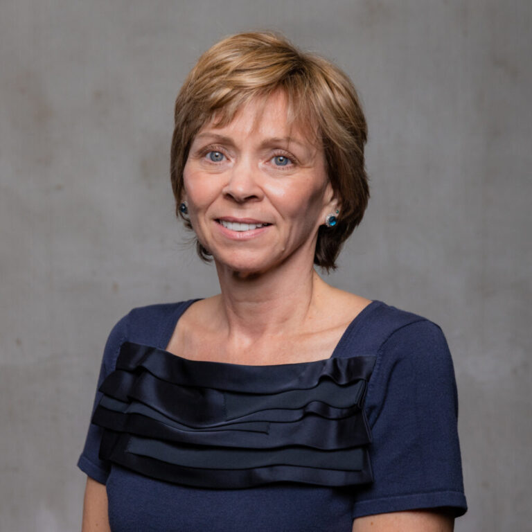 Jeanne Santos 768x768