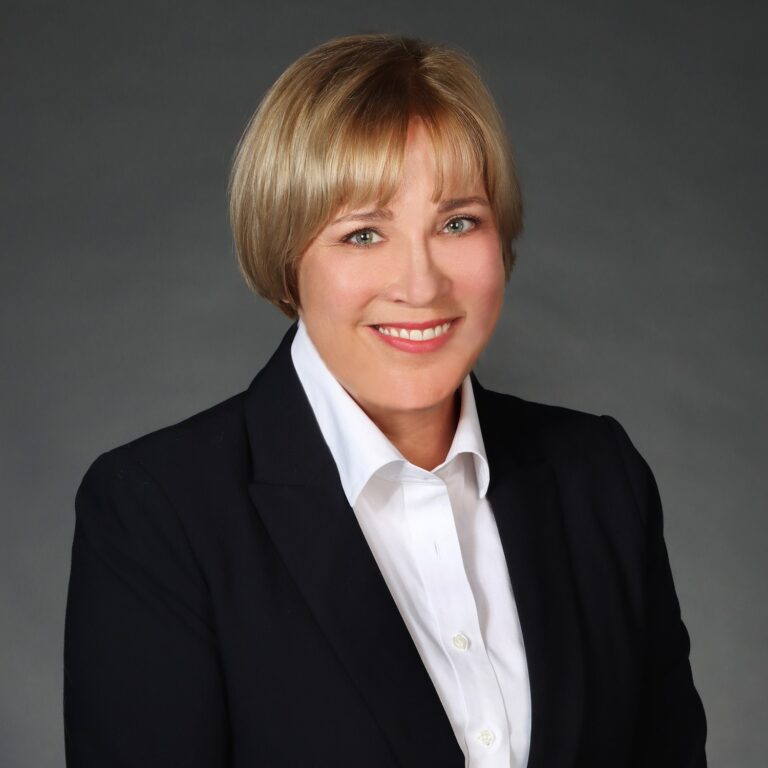 Zoe L. Doyle 768x768