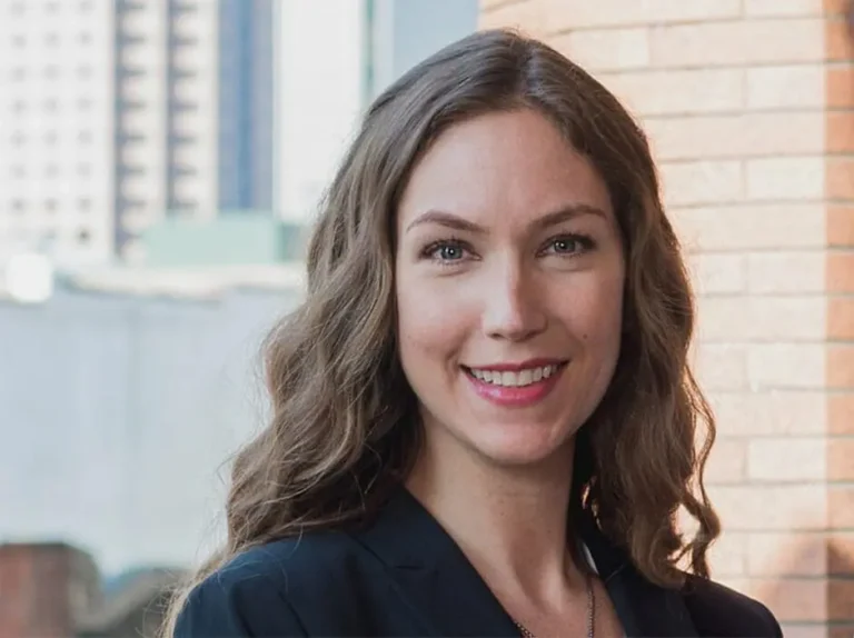 Sarah renfro 768x574